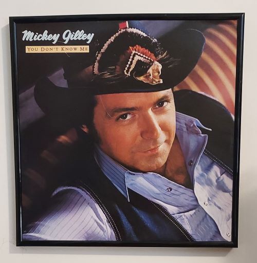 The Mickey Gilley song "Doo-Wah Days" brings back those Vinyl Record Memories of his previous country crossover classics, "True Love Ways" and "Stand by Me." The seldom played 1986 oldies "Doo-Wah Days" charting in at #6, would be his final Top 10 hit.